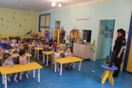 В рамках оперативно-профилактической операции «Внимание-Дети!» сотрудники Госавтоинспекции г. Осинники посетили воспитанников детского сада № 34
