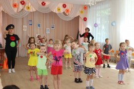 Начальник Госавтоинспекции г. Осинники Дмитрий Филиппов посетил воспитанников детского сада № 54 г. Осинники
