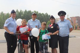 Сотрудники полиции г. Осинники провели акцию "Дорога!"