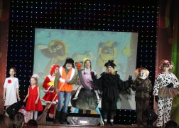 В ДК «Шахтер» состоялся фестиваль детского творчества, в котором приняли участие школьники города