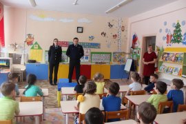 Сотрудники Госавтоинспекции г. Осинники провели профилактическую беседу в детском саду № 40