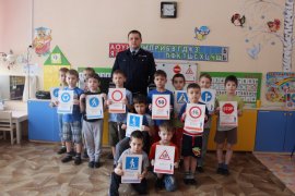 Сотрудники Госавтоинспекции г. Осинники провели профилактическую беседу в детском саду № 40