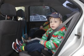 Сотрудники Госавтоинспекции провели массовую отработку по направленную на выявление водителей, нарушивших правила перевозки детей в салоне автомобиля.