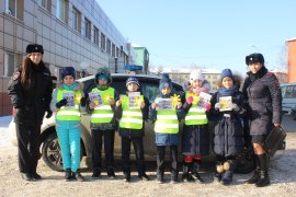 Сотрудники Госавтоинспекции г. Осинники провели акцию посвященную "Дню ребенка"