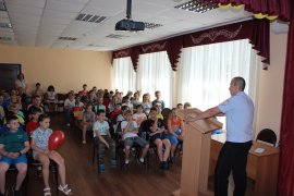 Сегодня, 7 июня 2018 года сотрудники Госавтоинспекции г. Осинники посетили ребят в пришкольном лагере школы № 31. 