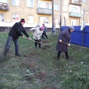 Совместными усилиями город готовится к зиме. 