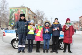 Сотрудники Госавтоинспекции г. Осинники провели акцию посвященную Дню Святого Валентина