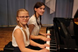 VI Городской конкурс  фортепианных ансамблей «Играем вместе!» 