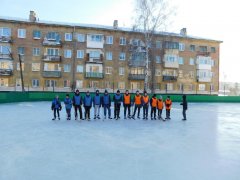 В преддверии Дня города Осинники  в поселке Тайжина состоялось вручение коньков для пункта проката спортивного инвентаря