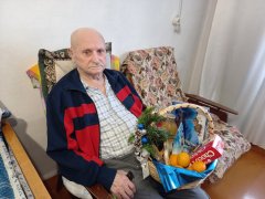Поздравляем ветеранов с Новым годом! 
