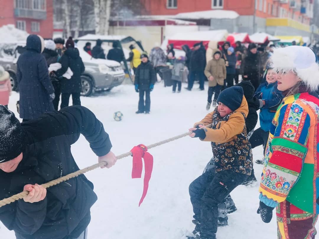 Масленица последний день зимы. Масленица завершилась. Сегодня последний день Масленицы. Масленица в городе Осинники. Администрация Осинники Масленица.